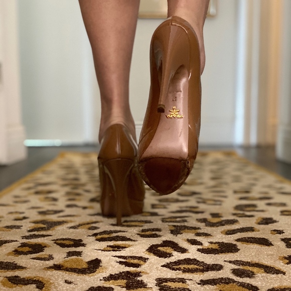 Prada Vernice Chic - Picture 3 of 5